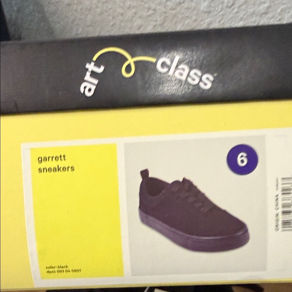 art class  Black Low-Top Lace-Up Sneakers Youth size 6 NEW - Picture 6 of 6